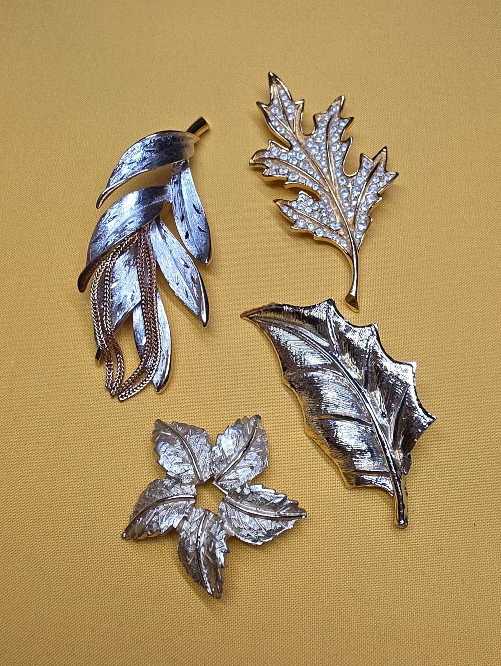 Vintage Mid Century Leaf Brooch Pin Lot of 4 Gold Silver Tone Retro ▪︎ Lovely!
